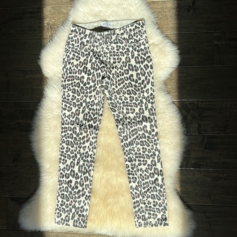 Girls Children’s Place leopard print stretch jegging size 8
